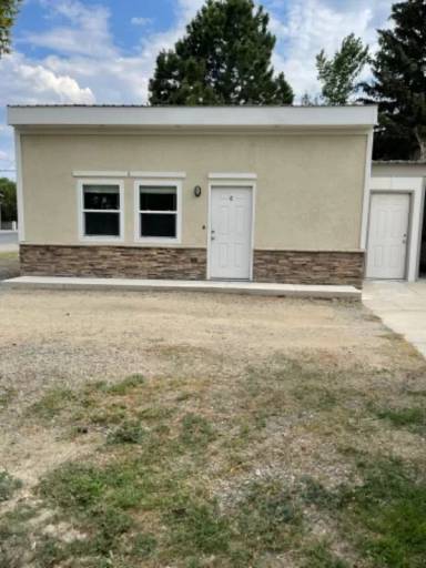 Main picture of 471 Paxon St