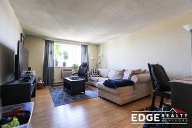 Main picture of 94 Beacon St