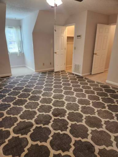Main picture of 2503 E Lakeview Dr