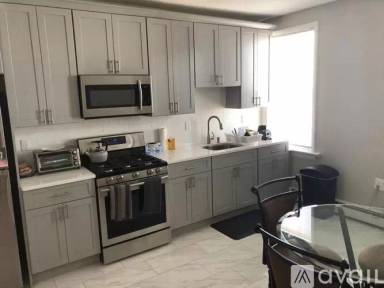 Main picture of 48 Ferry St