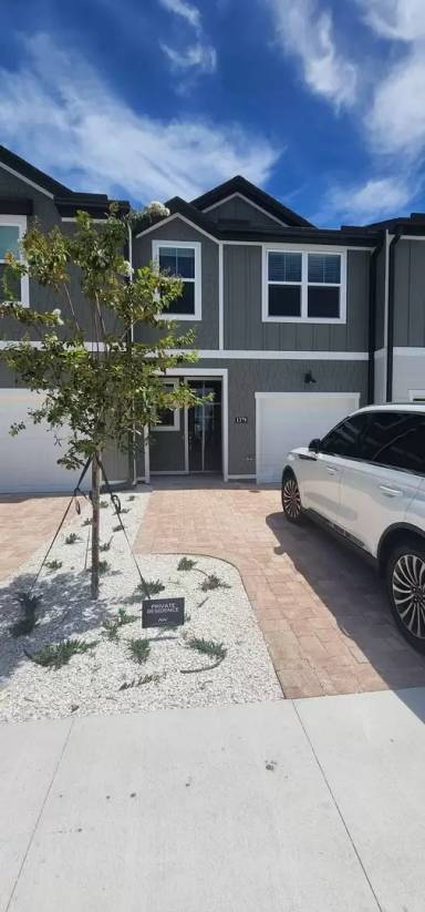 Main picture of 1379 Bluewater Ln