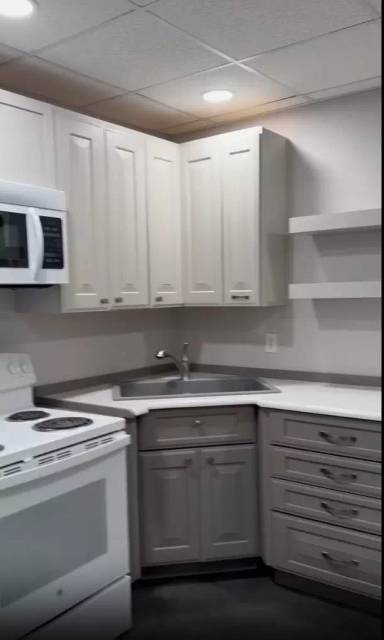 Main picture of 302 W Oneida St