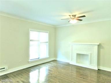 Main picture of 726 W Roscoe St