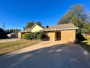 Main picture of 717 Hillcrest Ct