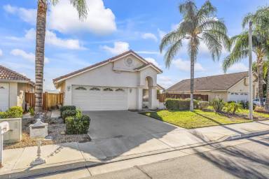 Main picture of 27340 Uppercrest Ct