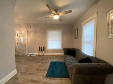 Main picture of 128 Topping Ave
