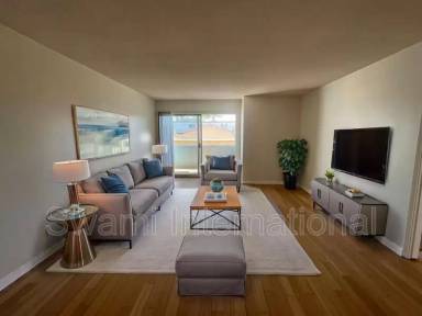 Main picture of 332 W Regent St