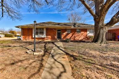 Main picture of 419 Forest Dr