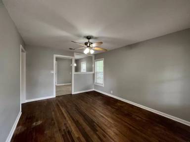 Main picture of 4925 Weber Rd
