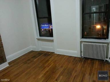 Main picture of 405 W 49th St