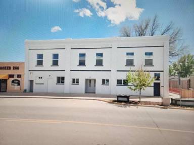 Main picture of 910 Broad St