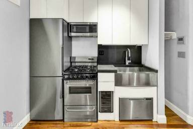 Main picture of 16 E 116th St