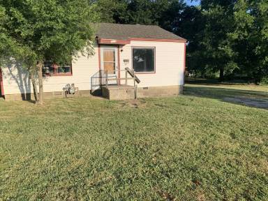 Main picture of 2616 N Quincy Ave