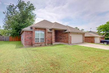 Main picture of 521 Smyth St