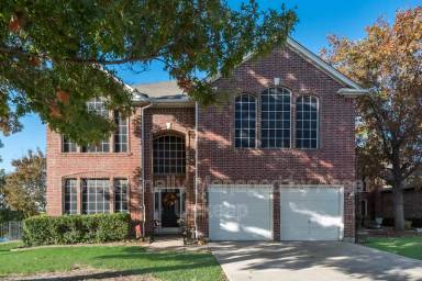 Main picture of 5775 Gleneagles Cir