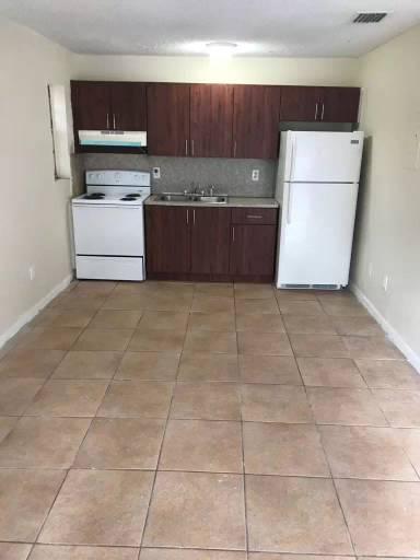 Main picture of 37 NW 59th St
