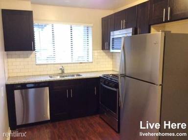 Main picture of 7553 N Bell Ave