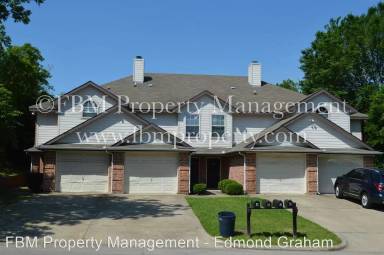 Main picture of 701 N Clay St
