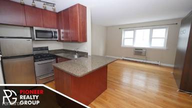 Main picture of 625 W Wrightwood Ave Apartments