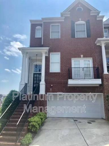 Main picture of 201 Creekway Xing SE