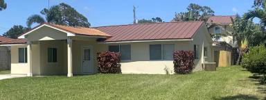 Main picture of 905 Riviera St