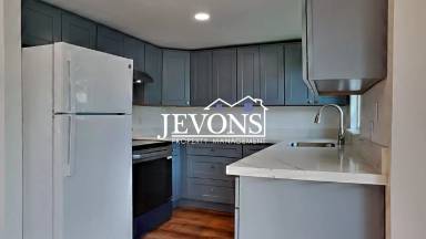 Main picture of 1722 E 56th St