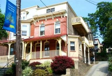 Main picture of 811 N Van Buren St