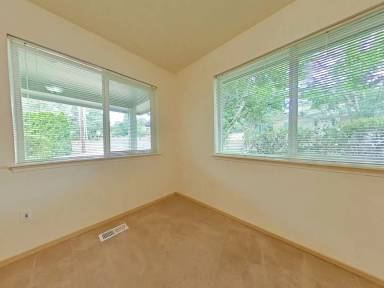 Main picture of 911 NW Anjni Cir