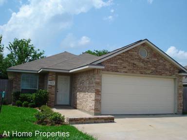 Main picture of 905 Bougainvillea St