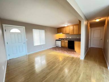 Main picture of 684 W 2nd St