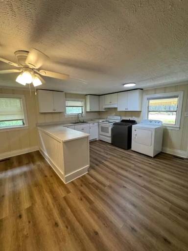 Main picture of 301 Woodview Dr