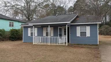 Main picture of 17 Barnard Ave