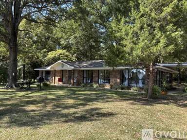 Main picture of 228 Covington Dr