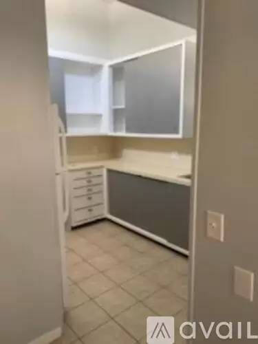 Main picture of 811 Indiana Ave