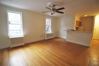 Main picture of 1011 N Charles St