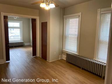 Main picture of 33 N 3rd St