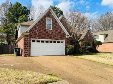 Main picture of 8570 Meadow Green Dr