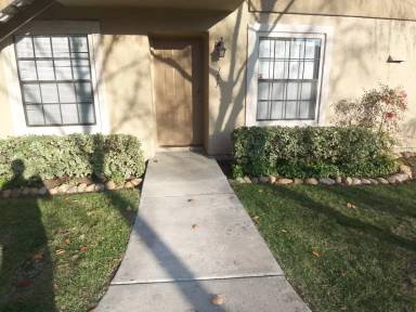 Main picture of 10371 Azuaga St