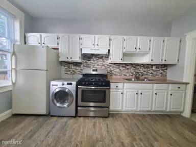 Main picture of 210 Grant Ave