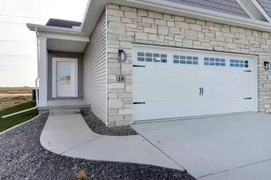 Main picture of 19 Stone Mill Ct