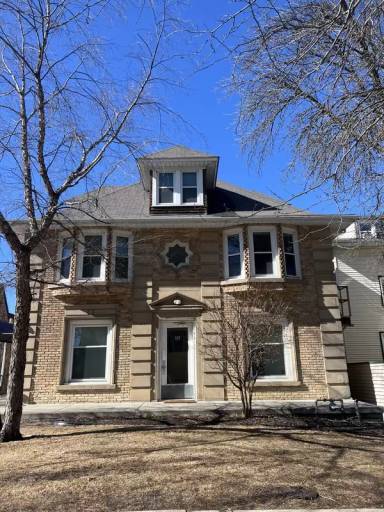Main picture of 10 Langdon St