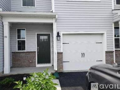 Main picture of 60 Peregrine Way
