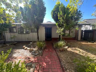 Main picture of 3215 Sunset Dr
