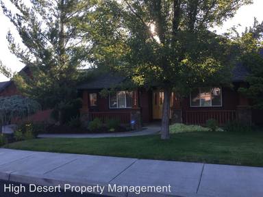 Main picture of 1182 SW Rimrock Way