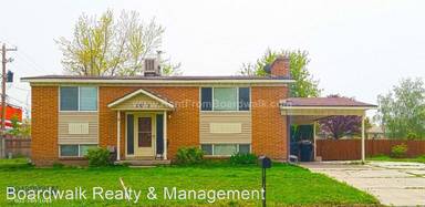 Main picture of 20 E Lester Ave