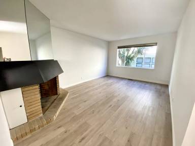 Main picture of 2101 Baker St