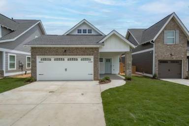 Main picture of Patton Crest Apartments