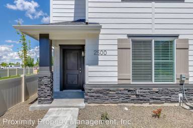 Main picture of 2500 E Blue Tick St