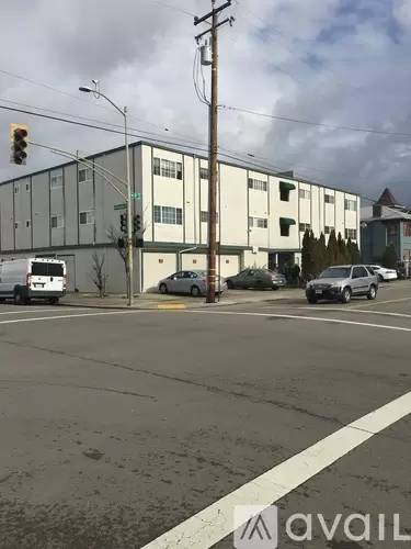 Main picture of 1605 8th Ave