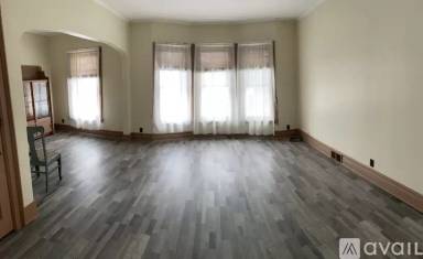 Main picture of 28 Leamington Pl